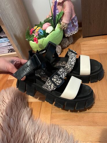converse нови сад слике: Mona koxne nove sandale original koza povoljno