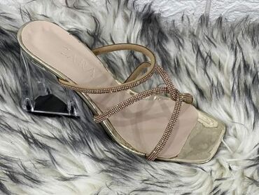 Papuče: 2200din
.
36-40 — 7