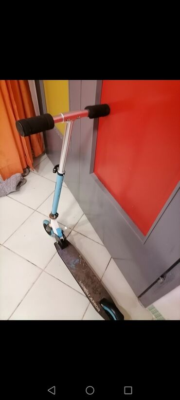 Trotineti, skejtbordovi i hoverbordovi: Trotinet za dete rasklapajući na 2 točkića silikonska. plavi — 10
