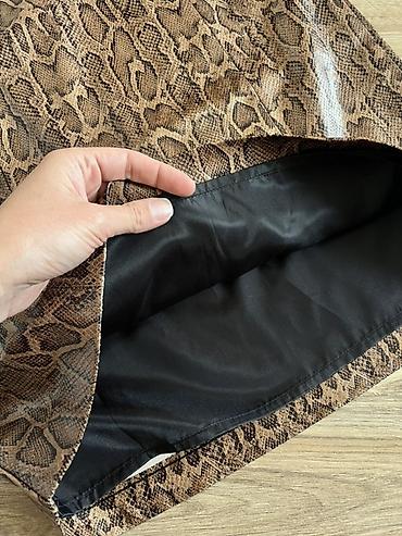 zara cizme ugg: ZARA mini suknja sa zmijskim printom - Brend: ZARA - Model: mini — 3