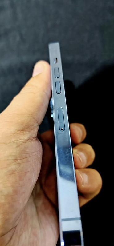 iphone 1e pro: Смартфон Apple iPhone (13 Pro) в светлом цвете. Был заменен дисплей на — 3