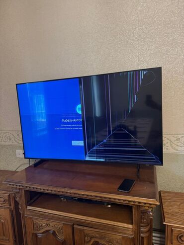 Televizorlar: Samsung son model televizor,1100 azn alinib,dasinma zamani