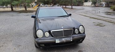 mercedes kredit: Mercedes-Benz 220: 2.2 l | 2001 il Sedan