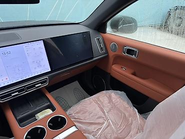 Lixiang: Lixiang L6: 2024 г., 1.5 л, Автомат, Гибрид, Внедорожник — 9