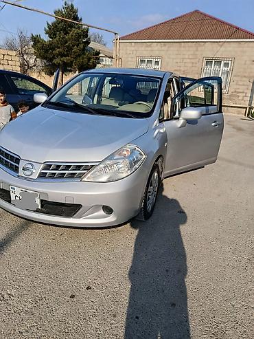 nissan mator: Nissan Tiida: 1.5 l | 2011 il Hetçbek — 4