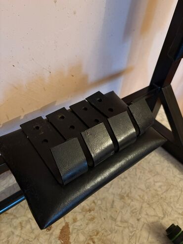 Turniklər və bruslar: Universal turnik–parallel qollar–qarn pressi üçün divar trenajoru — 2