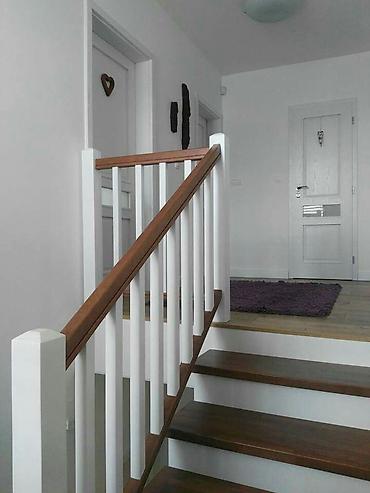 Pilləkən məhəccərləri: Taxta pilləkən – dizayn və quraşdırma Məhsul/təsvir: - İkiqat rəngli — 12