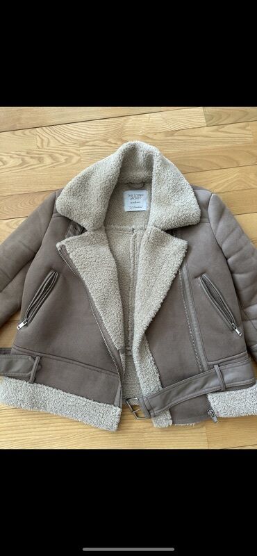 qaqa stil: Stradivarius, XS (EU 34), S (EU 36)