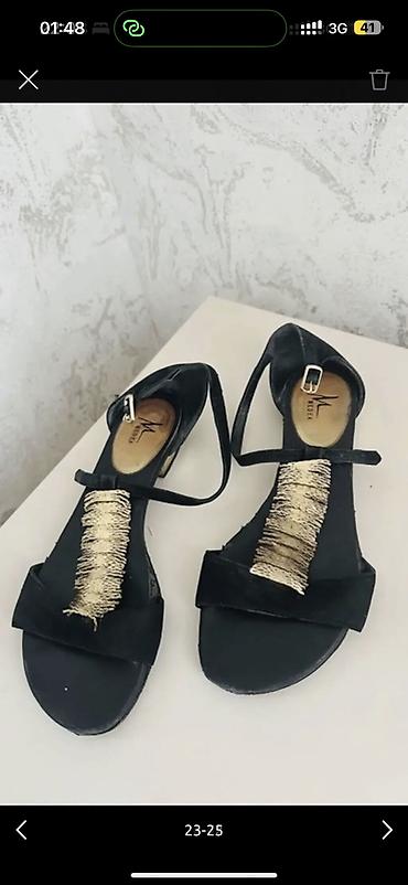 Кроссовки и спортивная обувь: Обувь женская, покупала в Италии/Дубаи, размер 37-38, цены от 100 до — 9