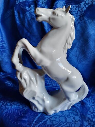Ostali kućni dekor: Konj velik,vintaz,nov porcelanski. Porcelanski konj. mereni — 5