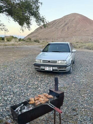 Volkswagen: Volkswagen Vento: 1995 г., 1.6 л, Механика, Бензин, Седан — 7