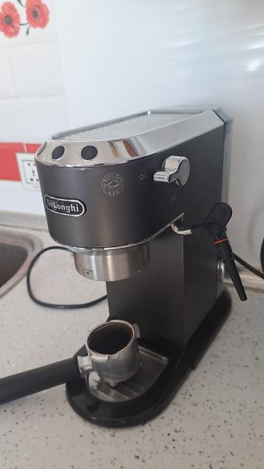 par utusu: De’Longhi Dedica EC685 espresso/kofe aparatı - Kompakt metal korpus — 2