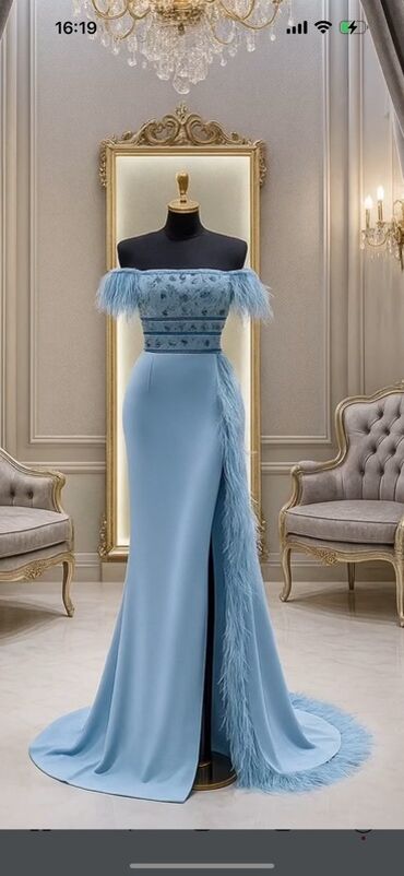 Ziyafət donları: Mağaza bağlandığı üçün Geyimlər maya dəyərindən aşağı satılır 30 azn — 15