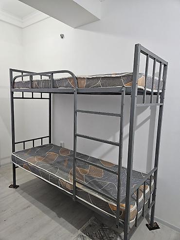 2х ярус кровать: Металлическая двухъярусная кровать с матрасами. Прочная конструкция — 1