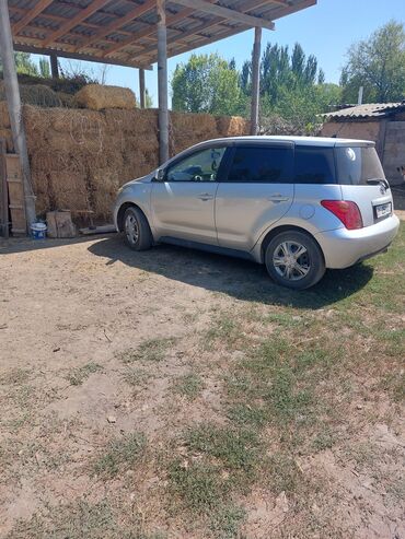 машина на кридит: Toyota ist: 2003 г., 1.3 л, Автомат, Бензин, Хэтчбэк