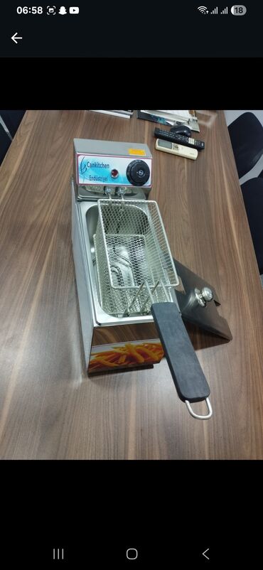 Soyuducu vitrinləri: Məhsul: Peçenye–şirniyyat üçün soyuduculu vitrinlər Təsvir: - — 33