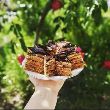 Ballı tortlarin sifarisi qebul olunur yuksek keyfiyettde hazirlanir