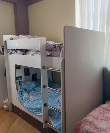 paddon satilir: İki mərtəbəli uşaq/yeniyetmə çarpayısı satılır. Yaxşı vəziyyətdədir