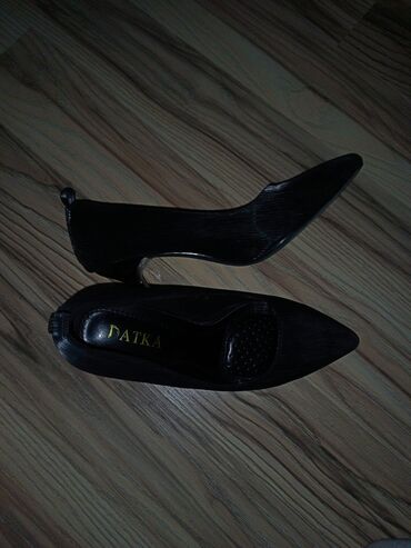 женский обуви: Туфли цвет - Черный