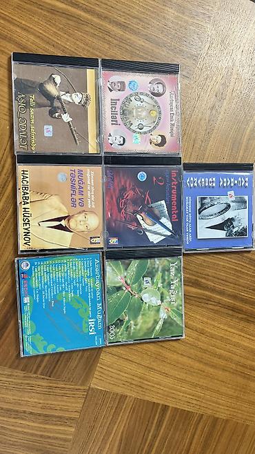 kaset: Məhsul: Azərbaycan musiqisinə aid audio CD-lər toplusu bir ededi 4 azn — 1