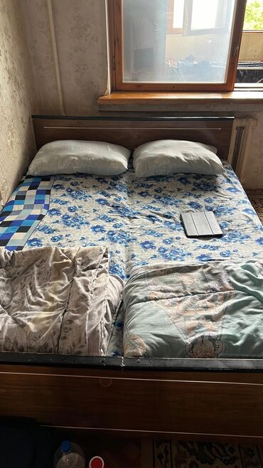 раскладушки кровать: Двуспальная Кровать, Б/у