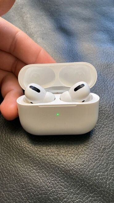 чехол для телефона кожаный: Продаю AirPods Pro Беспроводные наушники в белом зарядном футляре