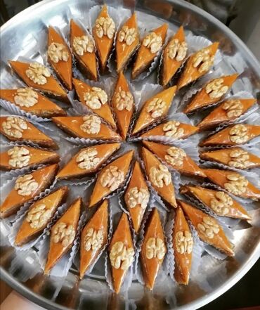 Ləpələr: Soyulmuş qoz ləpəsi. 10 kq karobkada. Toptan satış qiymətə və ünvana — 9