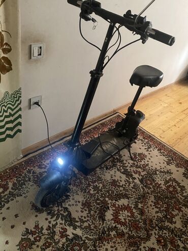 elektro skuter: Elektrik samokat 10", ≤ 250 Vt, 26 - 35 km/s