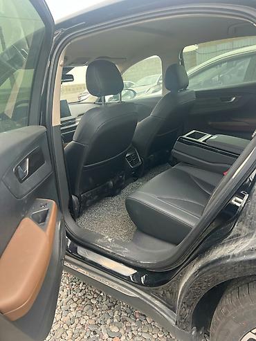 Другие детали салона: Интерьер кроссовера (левый руль) с современным оснащением — 20