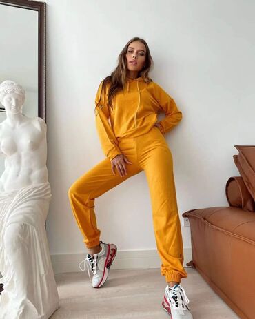 Gornji i donji deo: S m l xl 2500 — 9