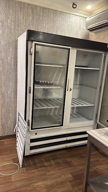 Soyuducu avadanlığı: Endirim‼️Vitrin soyuducu 650 Azn. Ideal veziyyetde. Unvan Nerimanov — 1