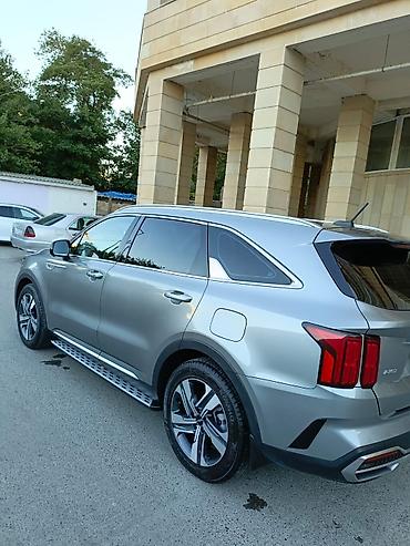 kia radiator: Kia Sorento AWD – gümüş rəngli, müasir dizaynlı yolsuzluq/SUV — 9