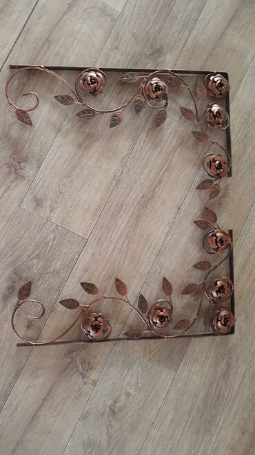 Горшки для растений: Кашпо под цветы настенные 1000 сом шт Кашпо на подставке 1800 — 3