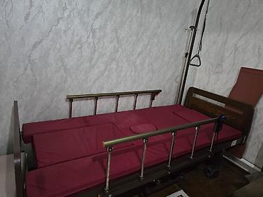 Медицинская мебель: Медицинская кровать б/у Пользовались 2 месяца всего — 13
