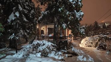 Kuće na prodaju: Planinska kuća sa velikim dvorištem i dekorativnim jezerom - — 26