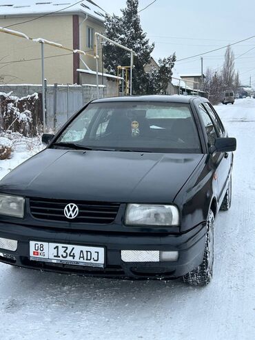 Volkswagen: Volkswagen Vento: 1995 г., 1.8 л, Механика, Бензин, Седан