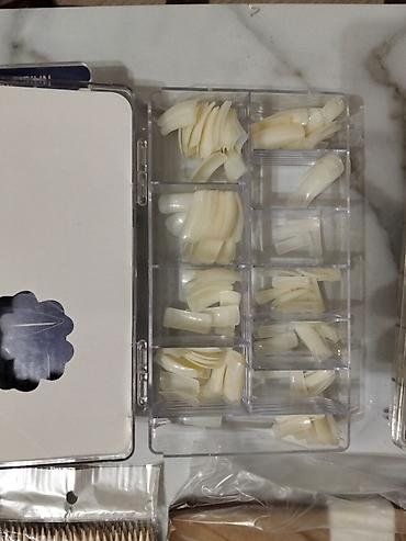 sade dırnaq bezekleri: Peşəkar manikür və dırnaq bəzəyi üçün tam dəst Tərkib: - 3 ədəd “Nail — 6