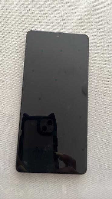 gaming telefon: Xiaomi Redmi K40 gaming seriyasına aid smartfon. Arxa paneldə — 2