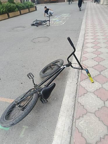 Спорт и хобби: BMX велосипед для трюков - Рама и вилка: стальная, окраска черная - — 3