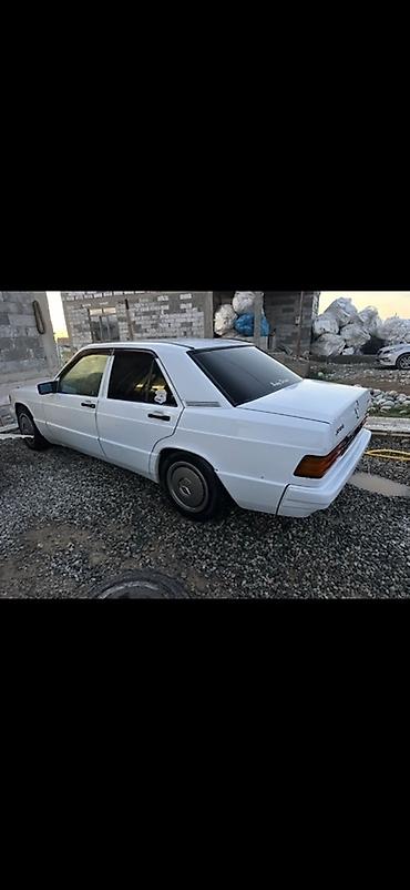 гольы 2: Mercedes-Benz 190: 1991 г., 2 л, Механика, Газ, Седан — 3