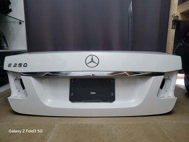 багажние: Крышка багажника Mercedes-Benz 2012 г., Б/у, цвет - Белый,Оригинал