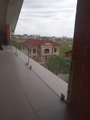 Обшивка лестниц: Перила и ограждения из каленного стекла. перила из стекла, любой — 13