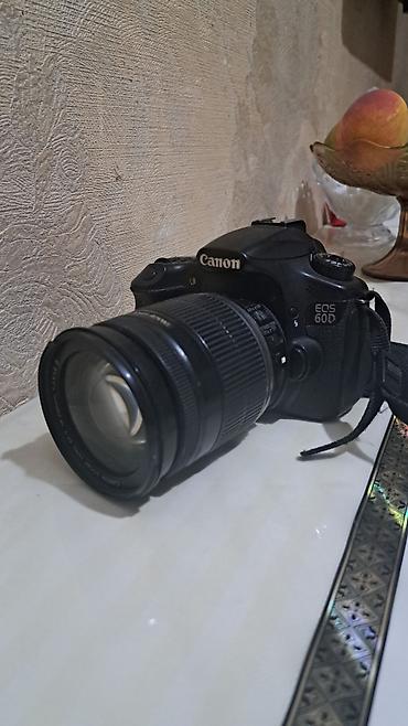 Canon EOS 60D DSLR fotoaparat - Sensor: 18 MP APS-C CMOS - Prosessor