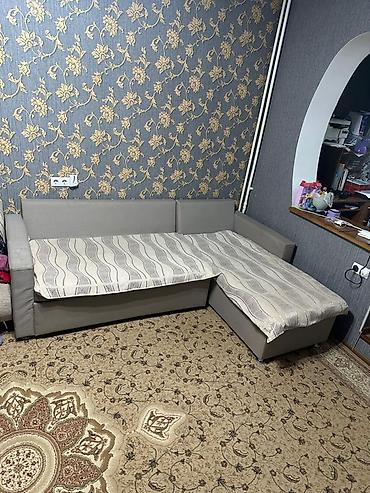 Угловые диваны: Угловой диван, C подушками — 1