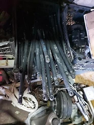 pregrada za klimu: ALFA 147 AMORTIZER HAUBE | Cena je po komadu — 2
