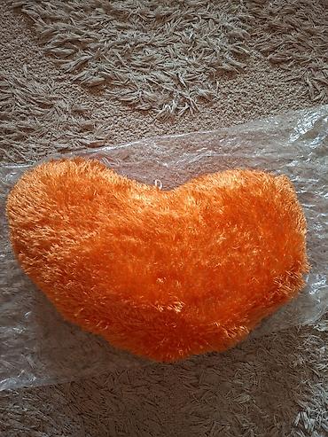 мейрама подушка: Ürek formali döşekce, dekor. Tezedi paketde orta boyuklukde — 1