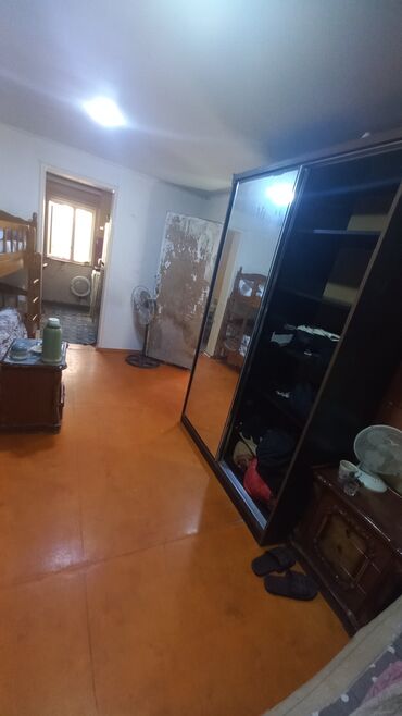 mağaza arendaya verilir: Salam sabunçu rayonu zabrat 1qesebesinde yerilşən 2 0taqlı ev kirayə