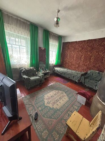 дом рынок дордой: Дом, 55 м², 3 комнаты, Риэлтор, Старый ремонт