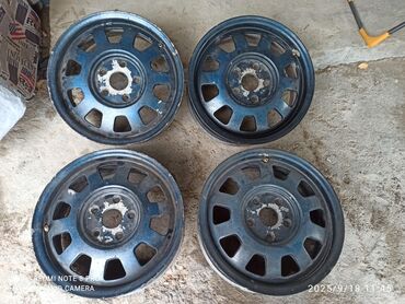 продаю или меняю с доплатой мне: Литые Диски R 15 Audi, Комплект, отверстий - 5, Б/у