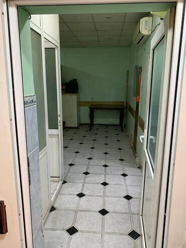 Kommersiya daşınmaz əmlakının satışı: Sumqayıt şəhəri 3cü mkrda Avyakassa və ƏLİ94 marketin yaxınlığında — 21